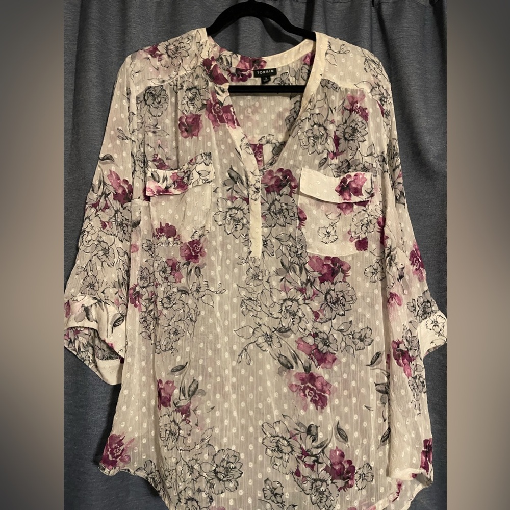 Torrid size 3 sheer white blouse with flowers.